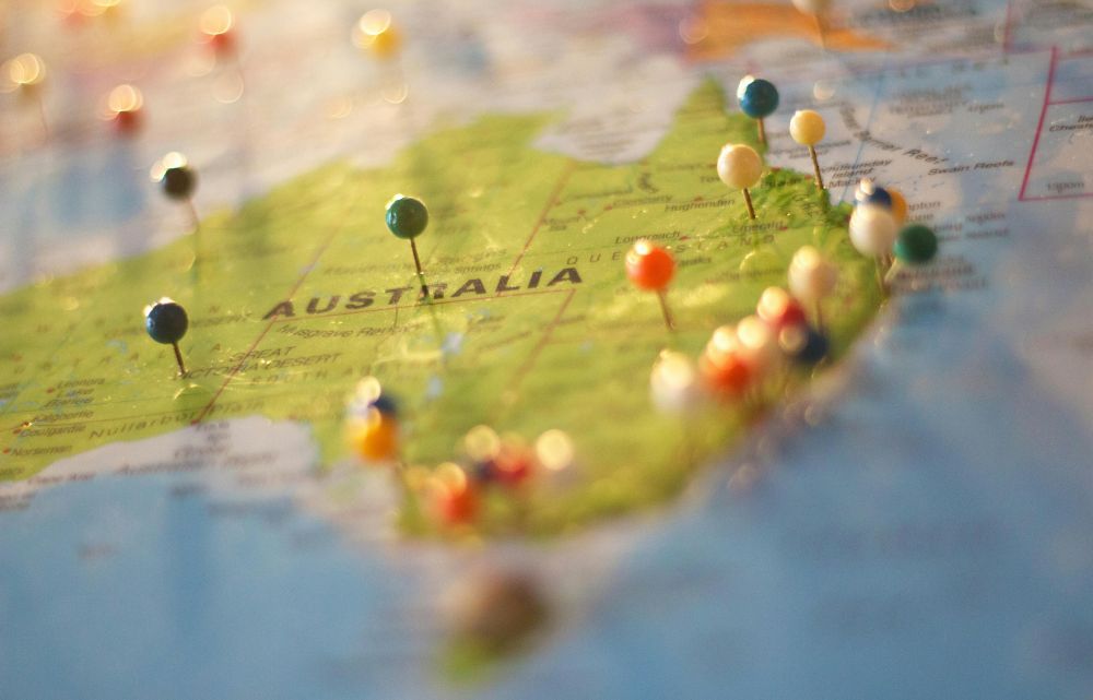 Wyzwania i Zmiany na Australijskim Rynku Samochodów Elektrycznych