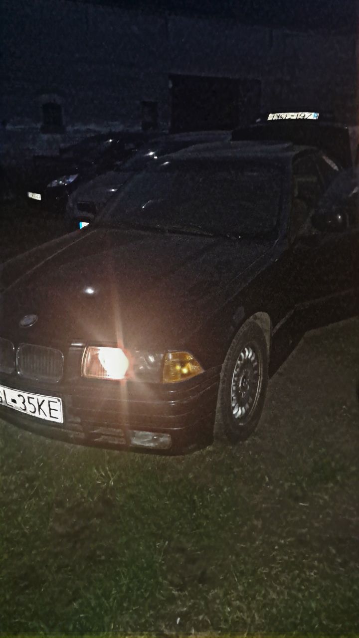 Numer rejestracyjny ZGL 35KE posiada BMW 320i Coupe Kat. E36 320i Coupe Kat. E36 - ZGL35KE