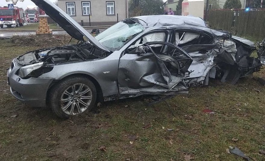 Numer rejestracyjny SLU 8H90 posiada BMW 525 Diesel MR`03 E3 E60 525 Diesel MR`03 E3 E60 - SLU8H90