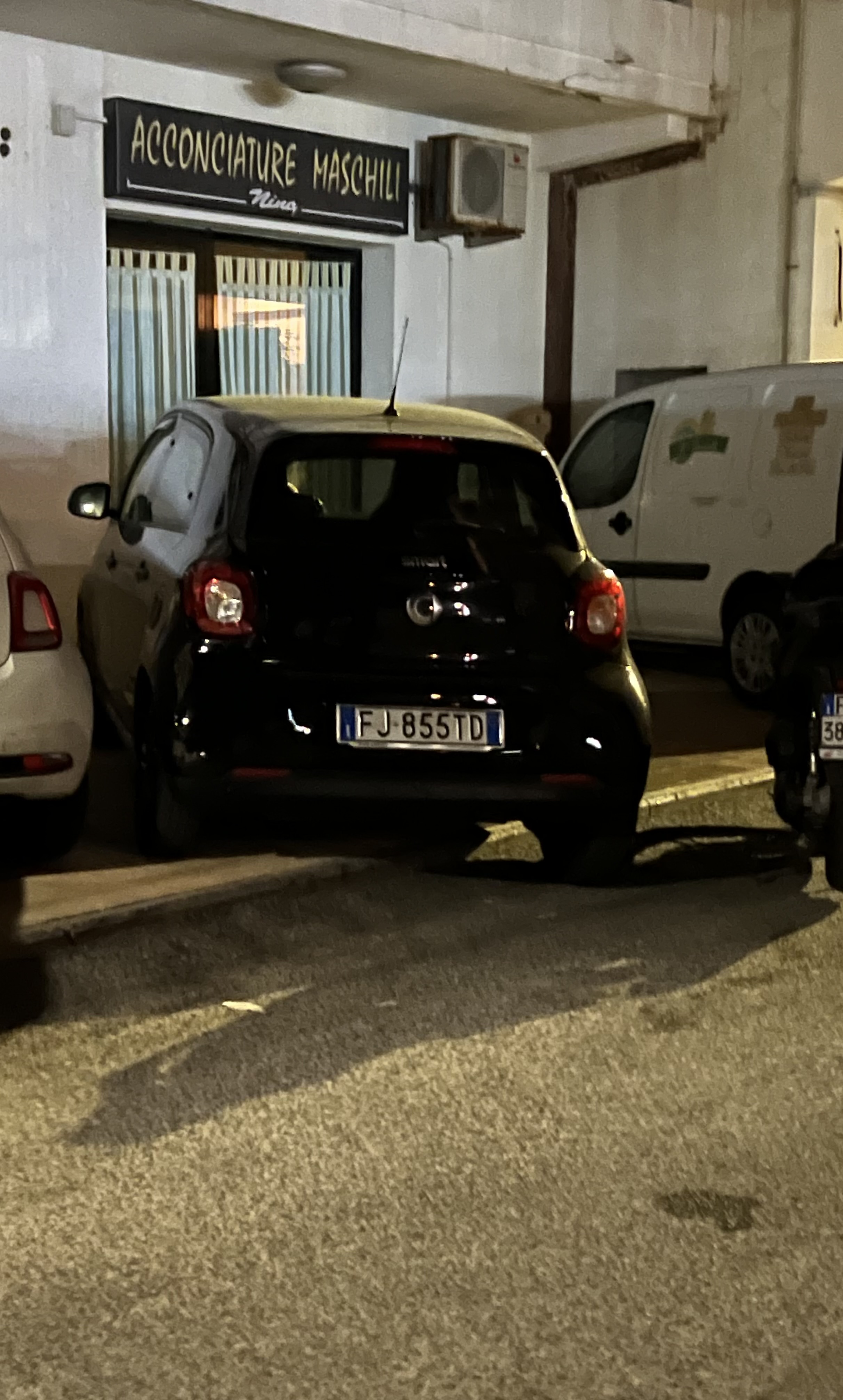 Mistrz parkowania w pojeździe o numerach FJ855TD