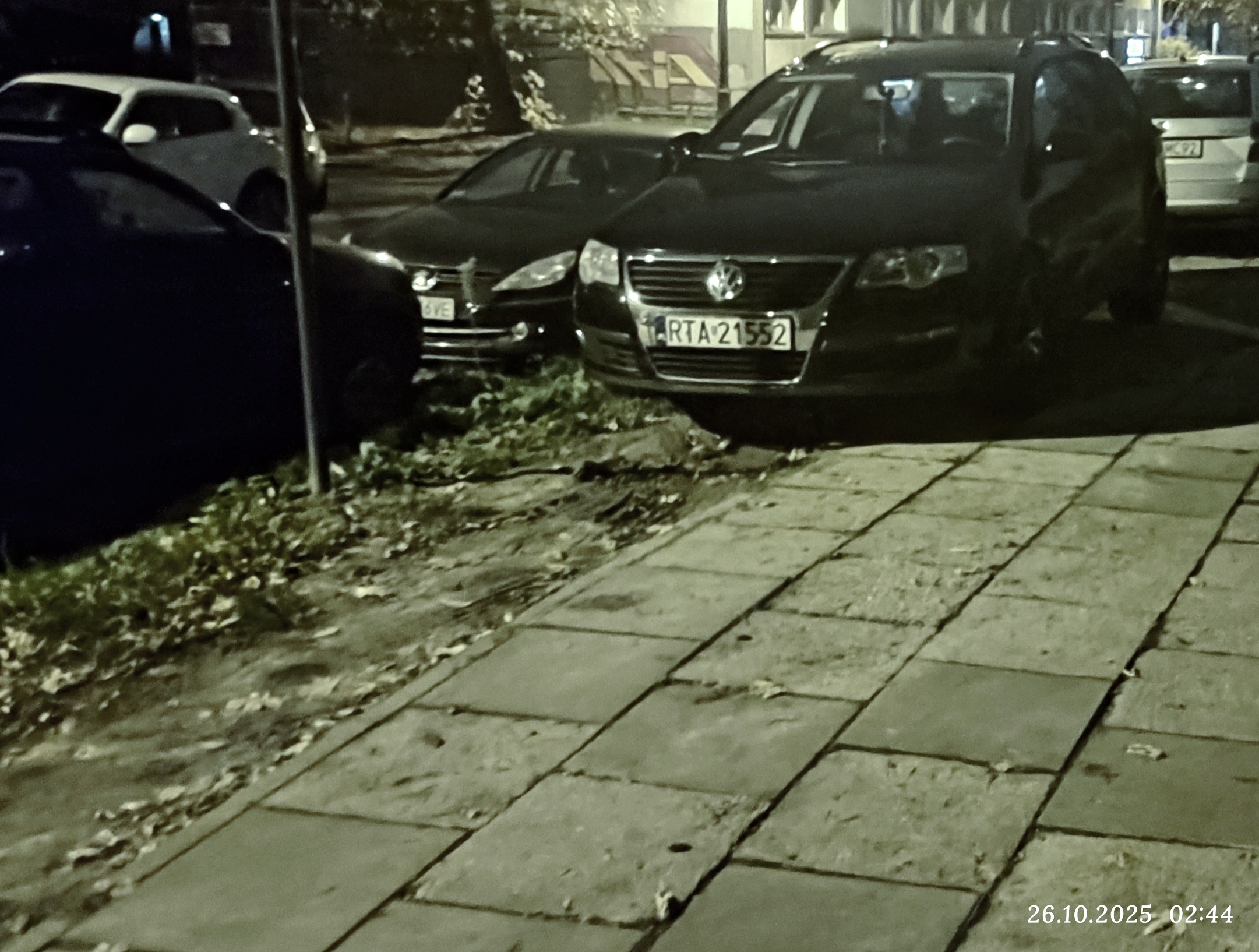 Numer rejestracyjny RTA 21552 posiada VOLKSWAGEN Passat B6 Highline - RTA21552