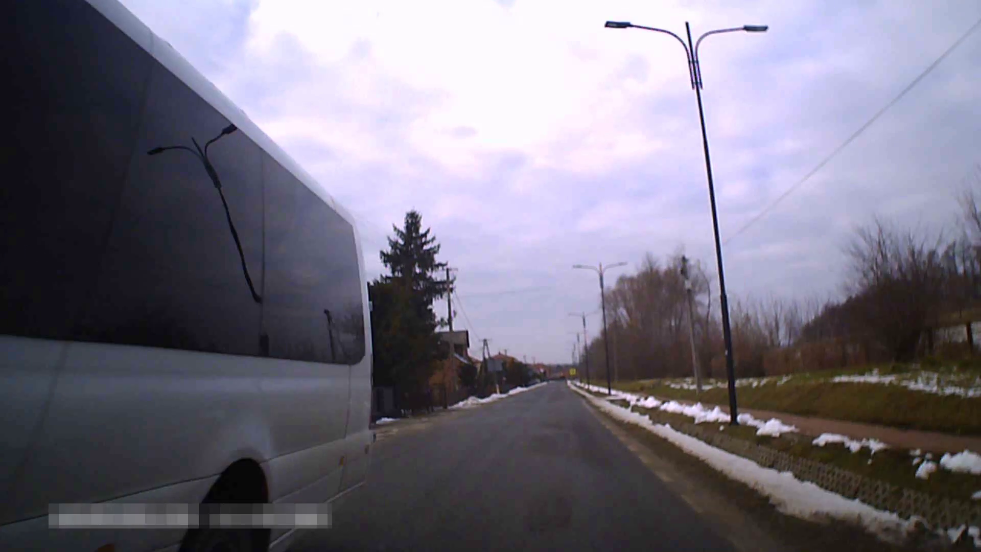 Pirat drogowy w pojeździe o numerach rejestracyjnych TK907ES