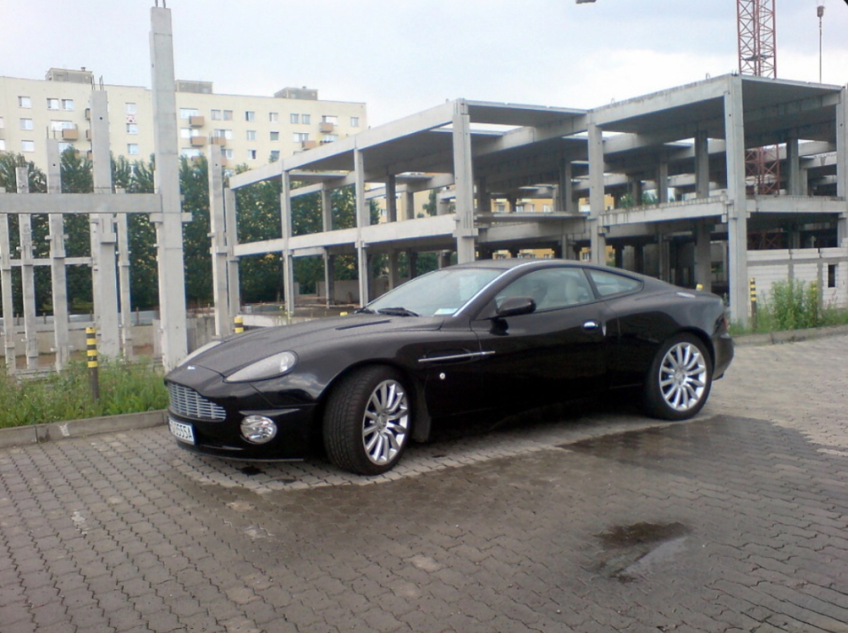 Numer rejestracyjny FG 3555A posiada ASTON MARTIN VANQUISH - FG3555A