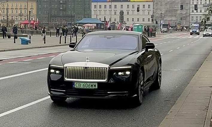 Numer rejestracyjny CB 606WW posiada ROLLS-ROYCE Wraith MR`17 E6 - CB606WW