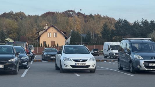 Numer rejestracyjny KT 4697E posiada OPEL ASTRA - KT4697E