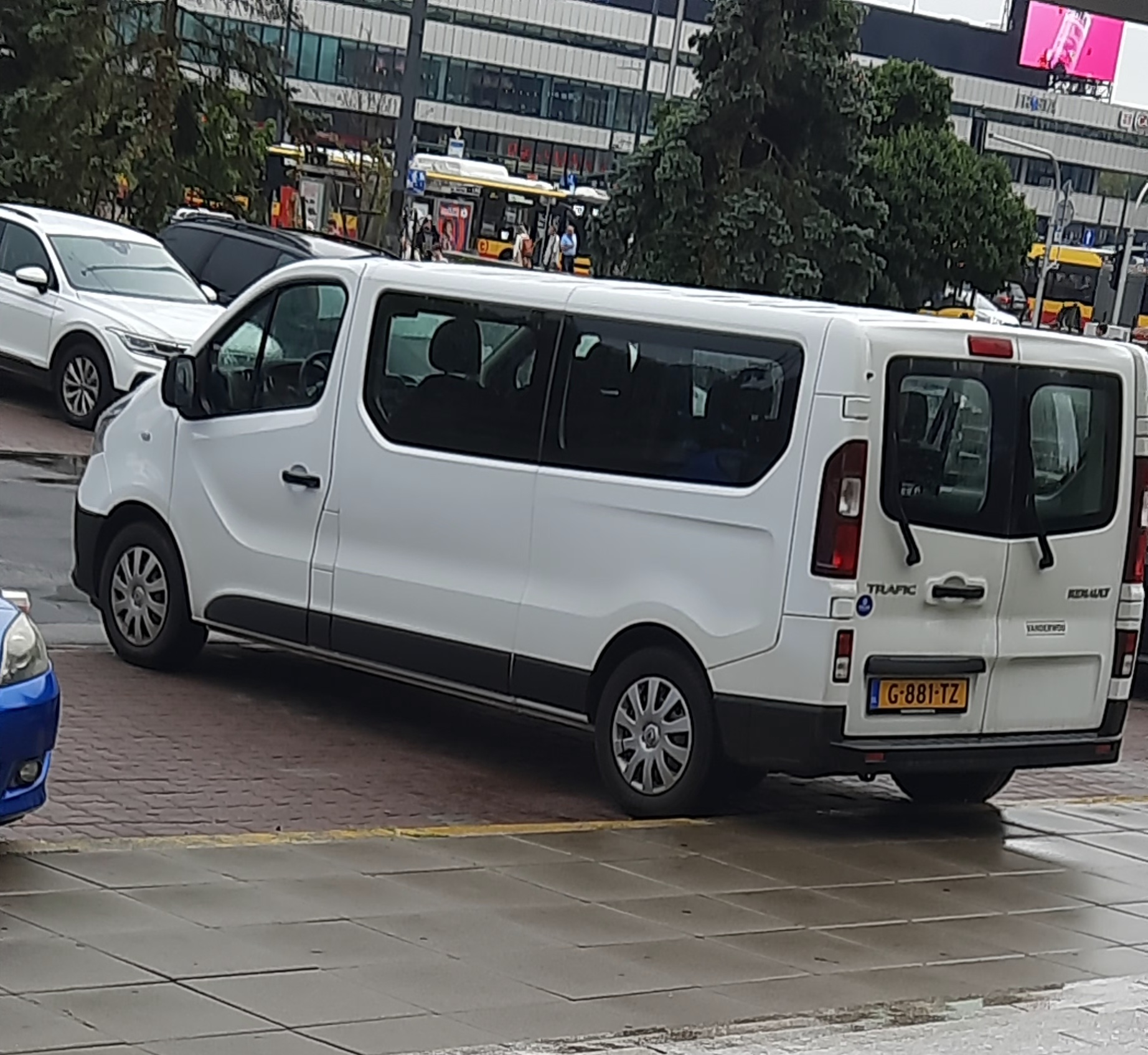 Numer rejestracyjny G881TZ posiada RENAULT TRAFIC