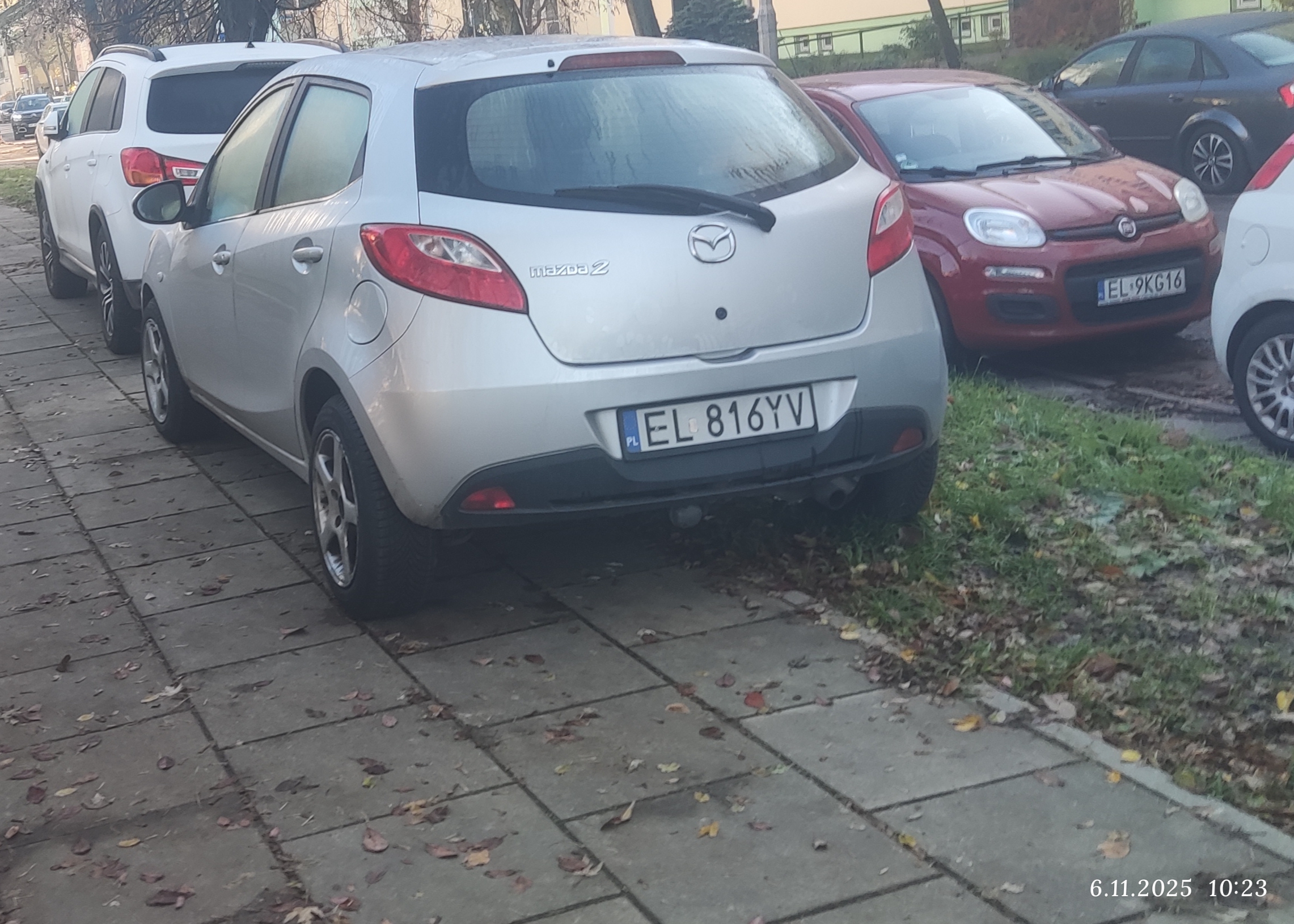 Mistrz parkowania w pojeździe o numerach EL816YV Mistrz parkowania w pojeździe o numerach EL816YV