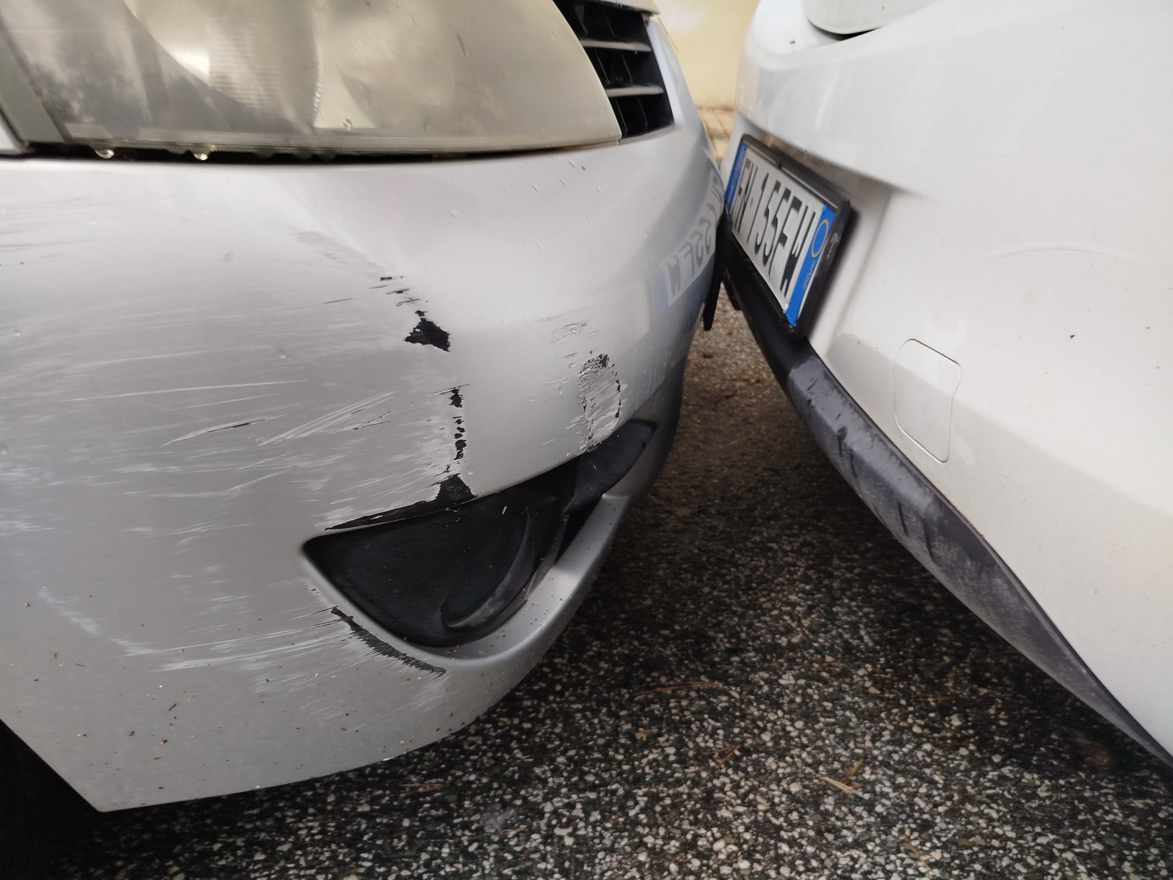 Mistrz parkowania w pojeździe o numerach FN155FW
