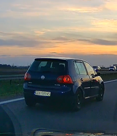 Pirat drogowy w pojeździe o numerach rejestracyjnych GDA58945