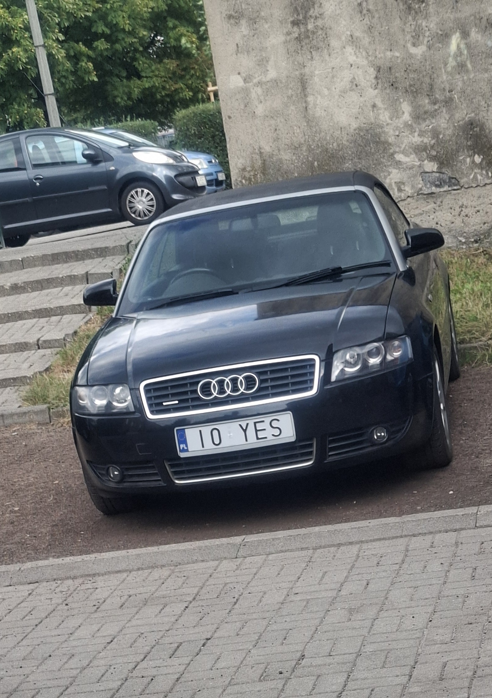 Mistrz parkowania w pojeździe o numerach I0YES