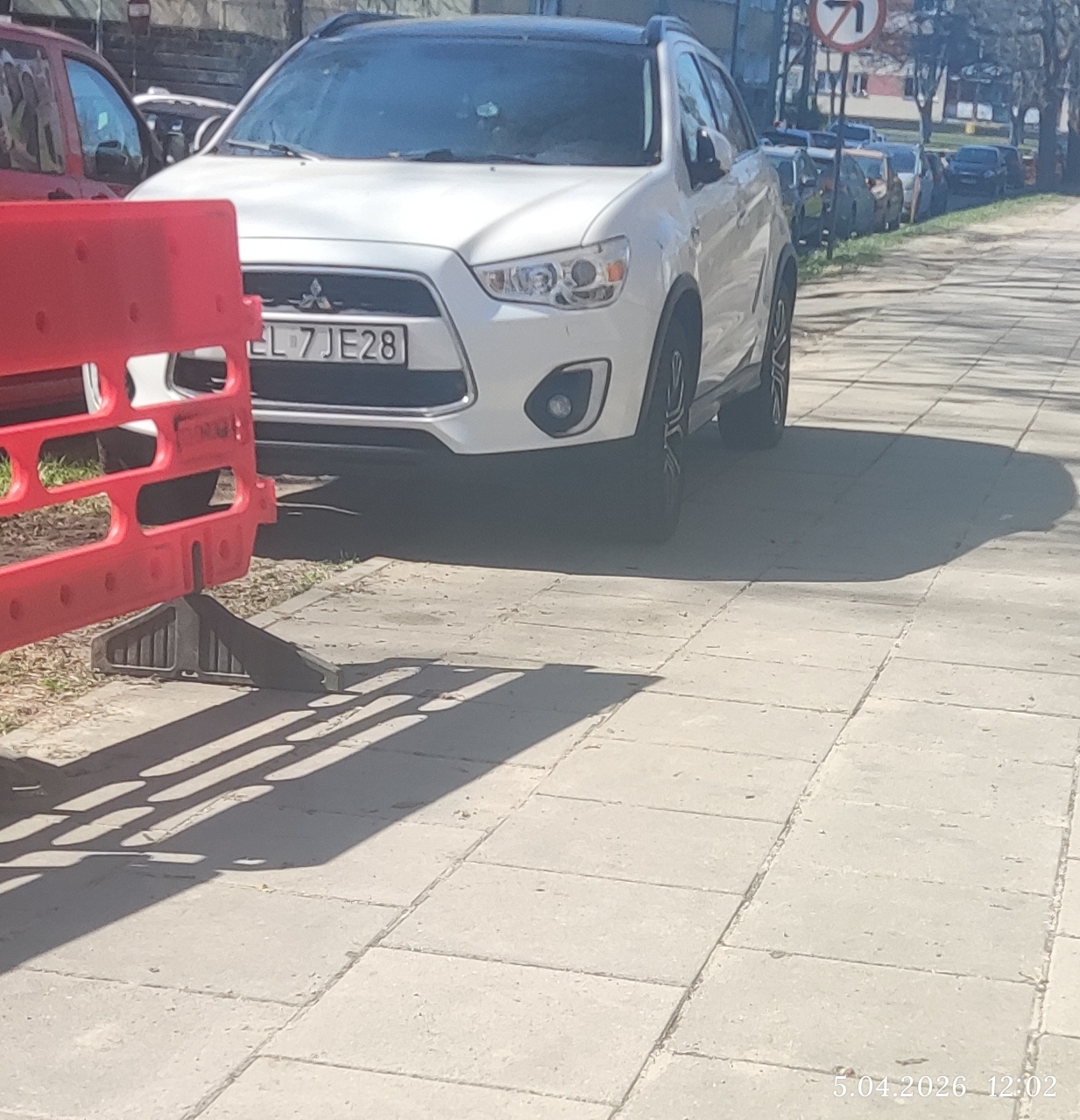 Mistrz parkowania w pojeździe o numerach EL7JE28