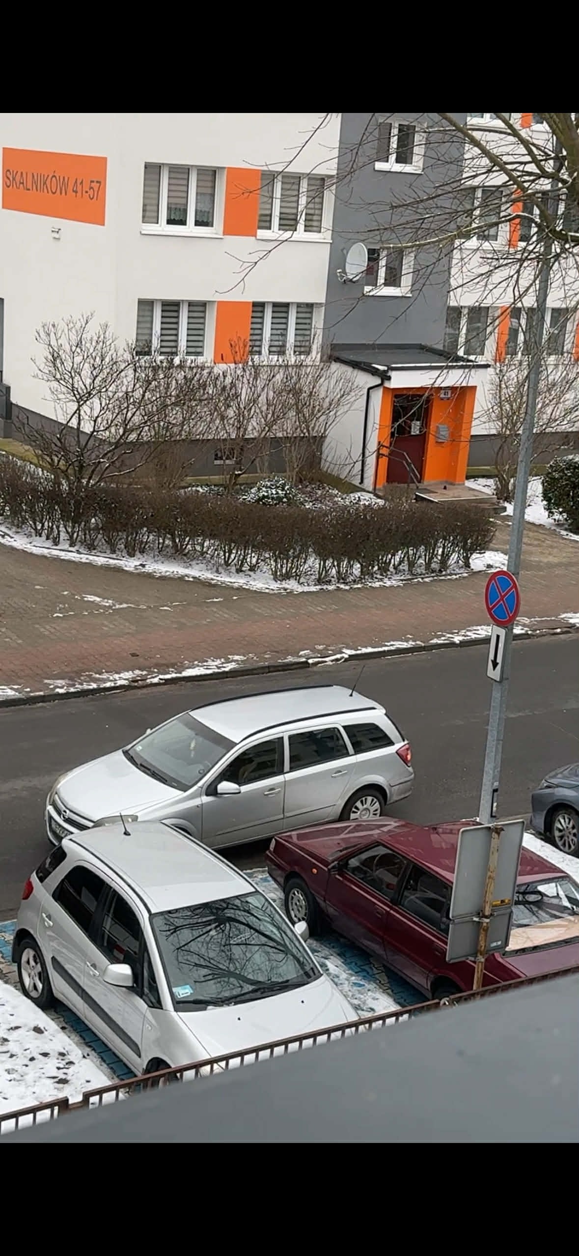 Mistrz parkowania w pojeździe o numerach LLE29562