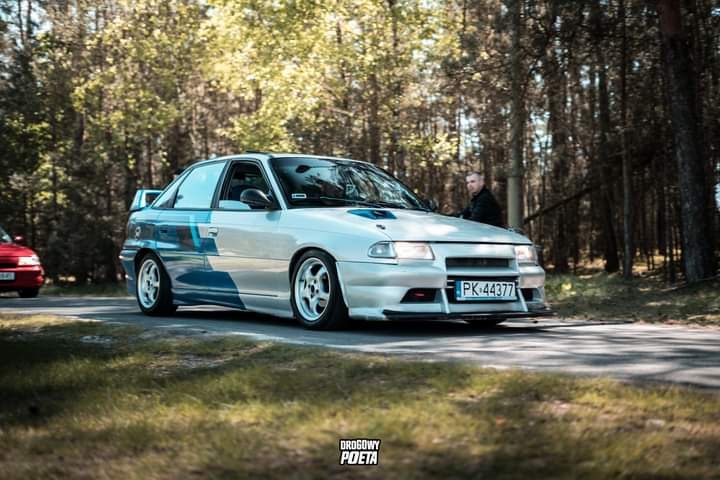 Numer rejestracyjny PK44377 posiada OPEL ASTRA