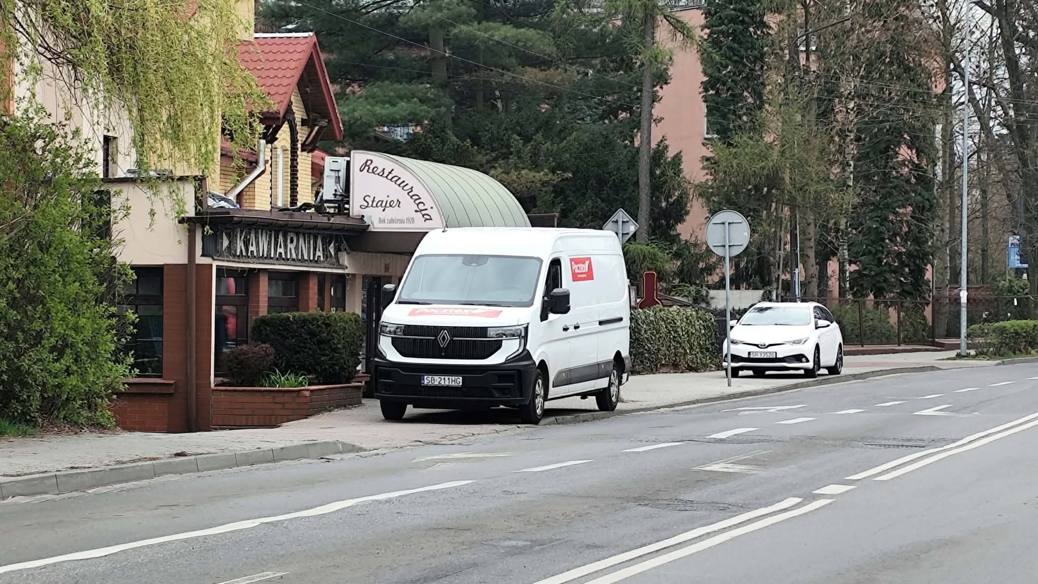 Mistrz parkowania w pojeździe o numerach SB211HG