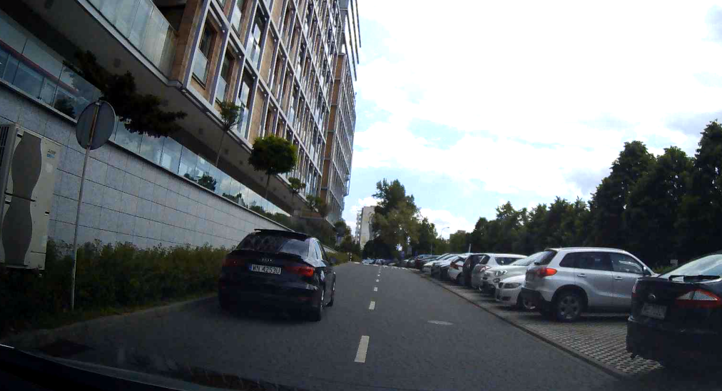 Mistrz parkowania w pojeździe o numerach WN4253U