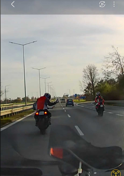 Pirat drogowy w pojeździe o numerach rejestracyjnych LU436X Pirat drogowy w pojeździe o numerach rejestracyjnych LU436X