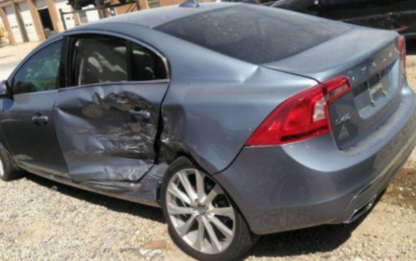 Numer rejestracyjny BWM 34118 posiada VOLVO S60 2.0 T5 MR`16 E6 Summum Cross Country AWD Getr - BWM34118