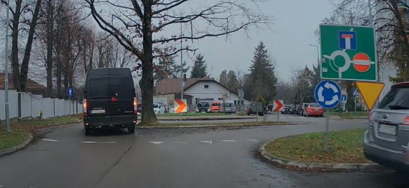 Numer rejestracyjny RLA 67692 posiada RENAULT MASTER - RLA67692