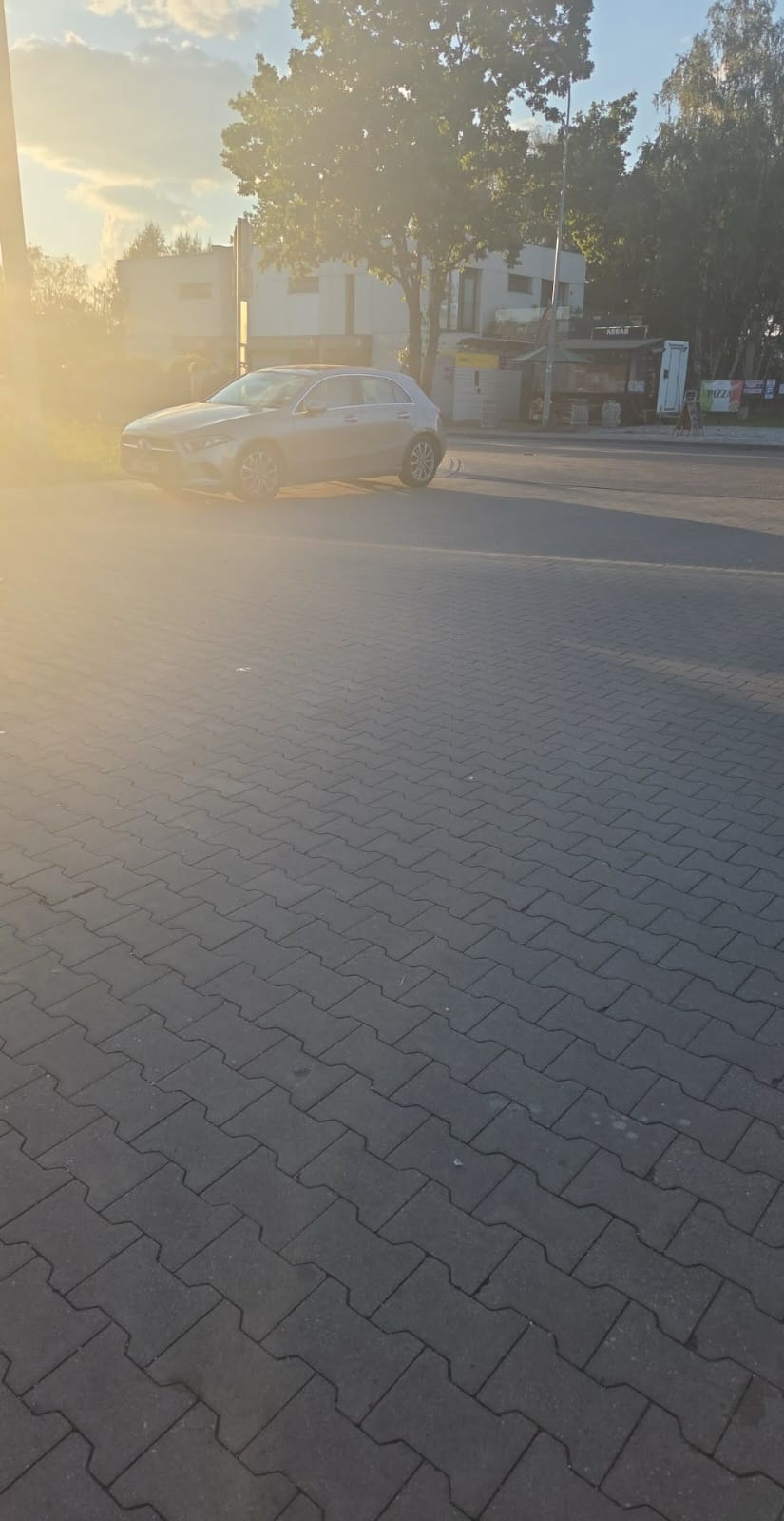 Mistrz parkowania w pojeździe o numerach W1FUNKY