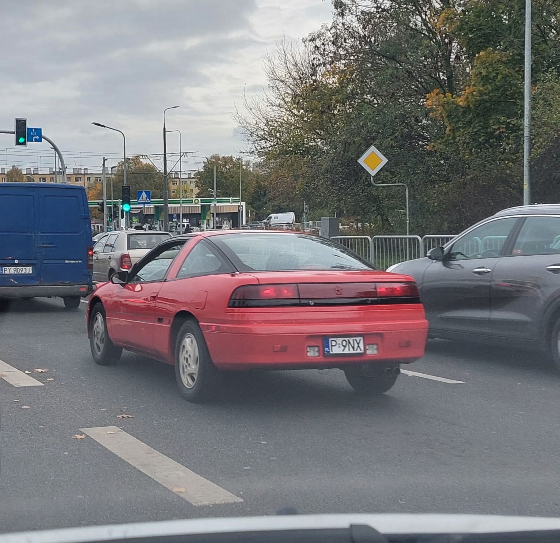 Numer rejestracyjny P9NX posiada MITSUBISHI ECLIPSE