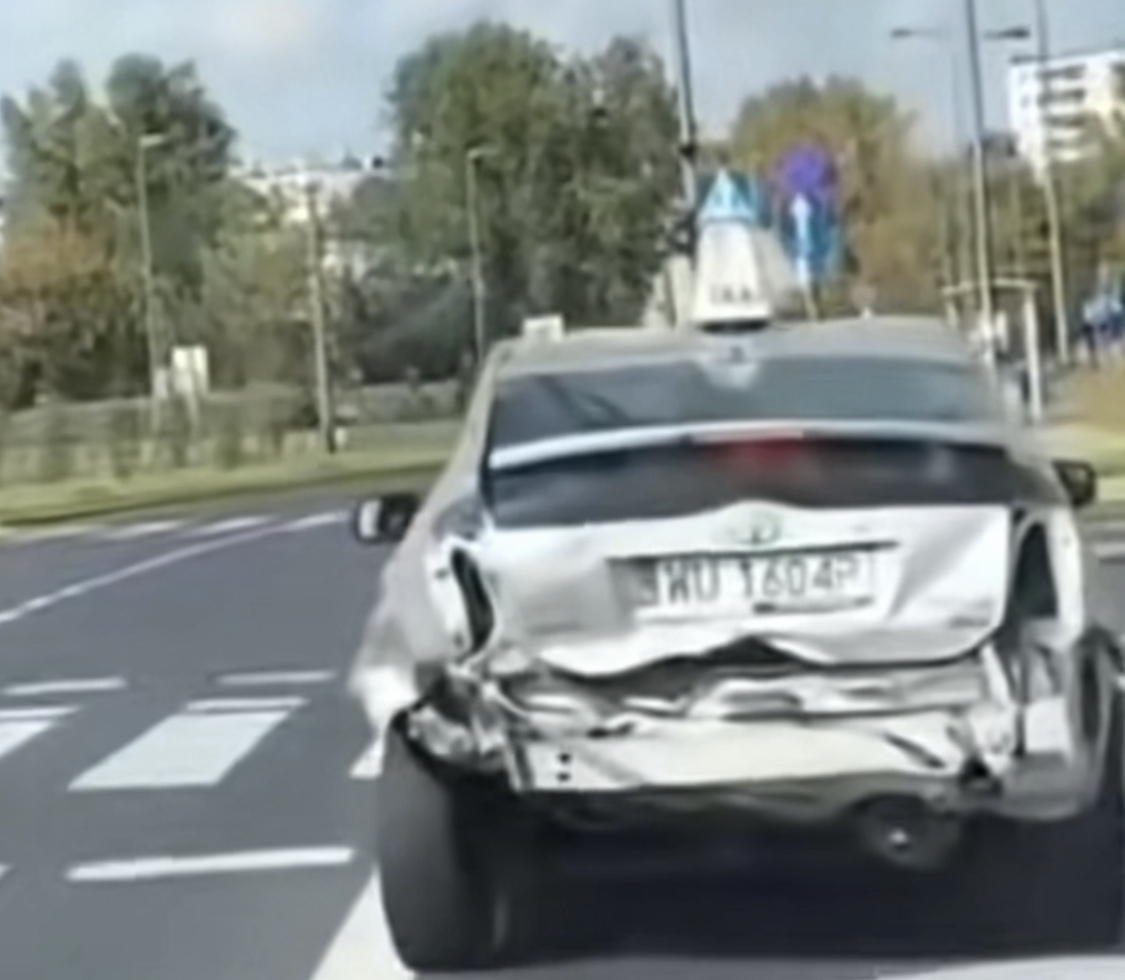 po wypadku szybkie przerejestrowanie i wracam do jazdy, kto by się przejmował.