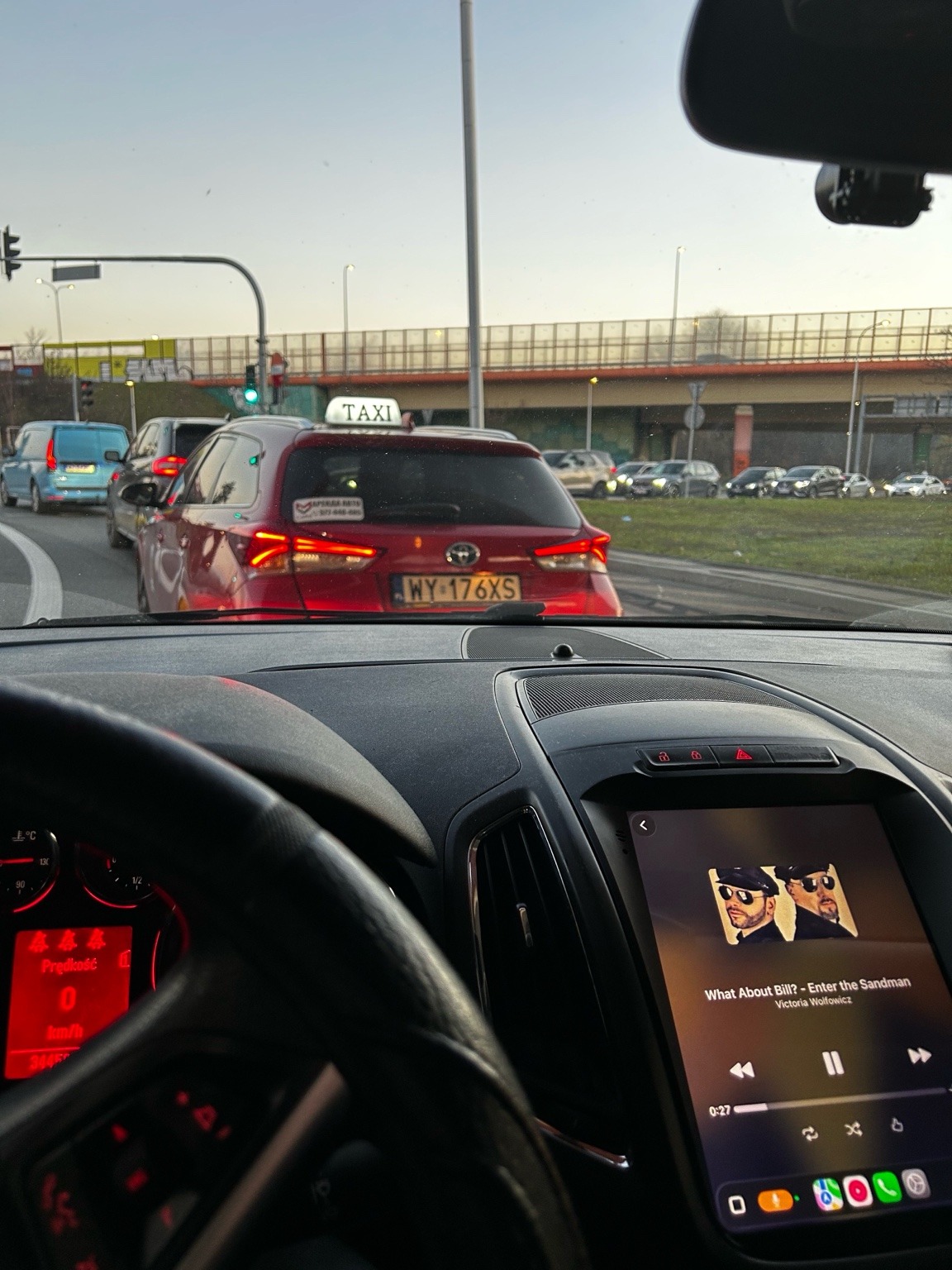 Pojazd o numerach WY176XS uczestniczył w wypadku