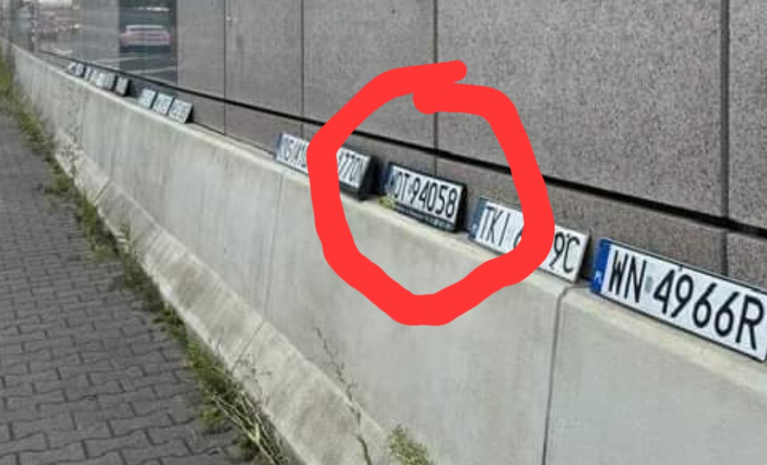 Zgubiono tablicę rejestracyjną o numerach WOT94058