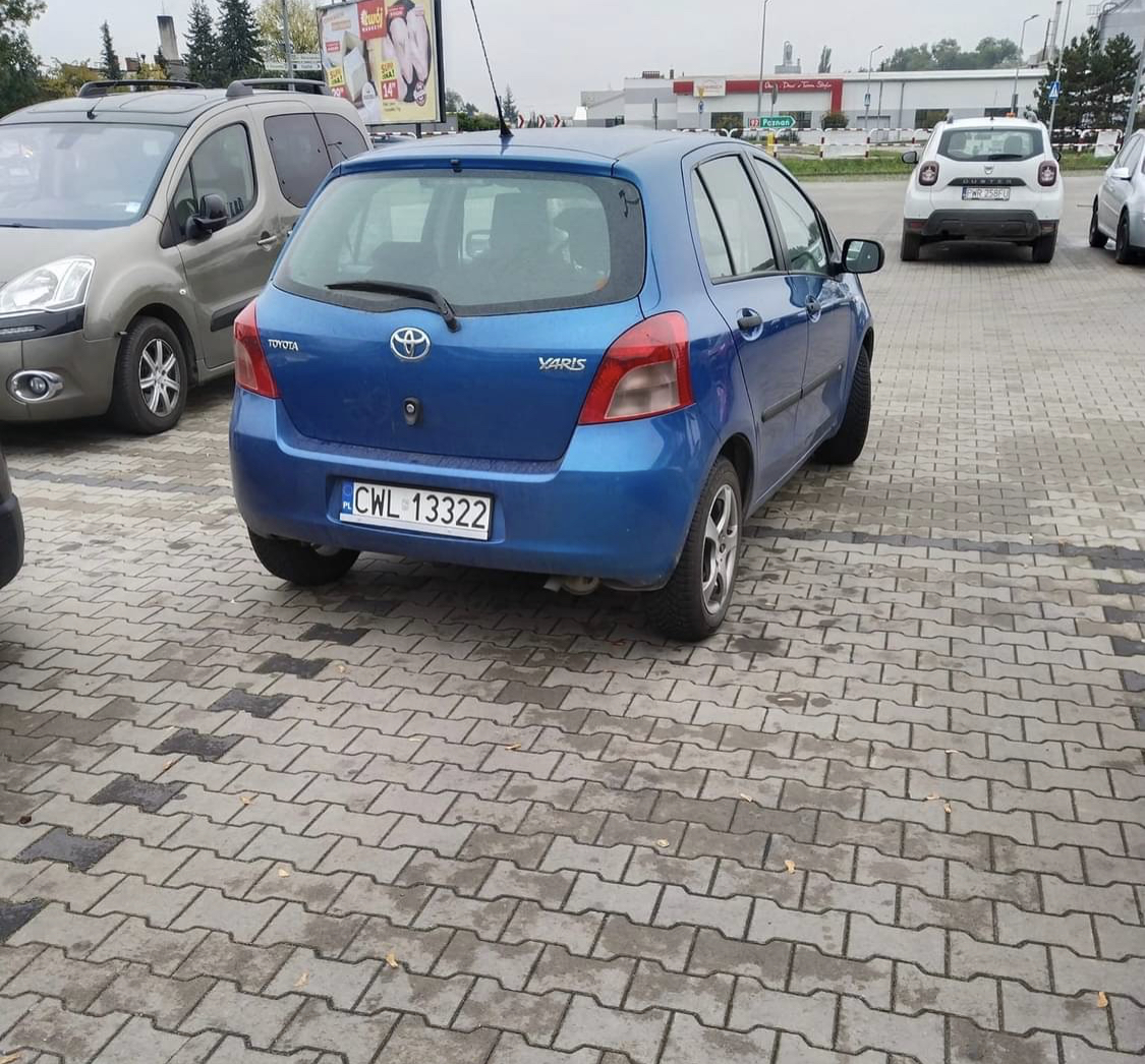 Mistrz parkowania w pojeździe o numerach CWL13322