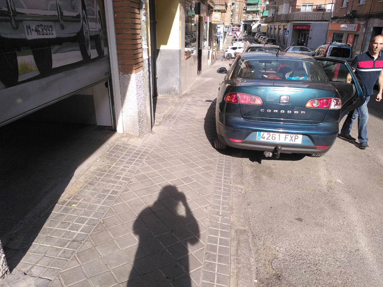 Foto de otra infracción previa de este mismo conductor, el día 21-05-2025 en el vado de la Calle Francisco ...