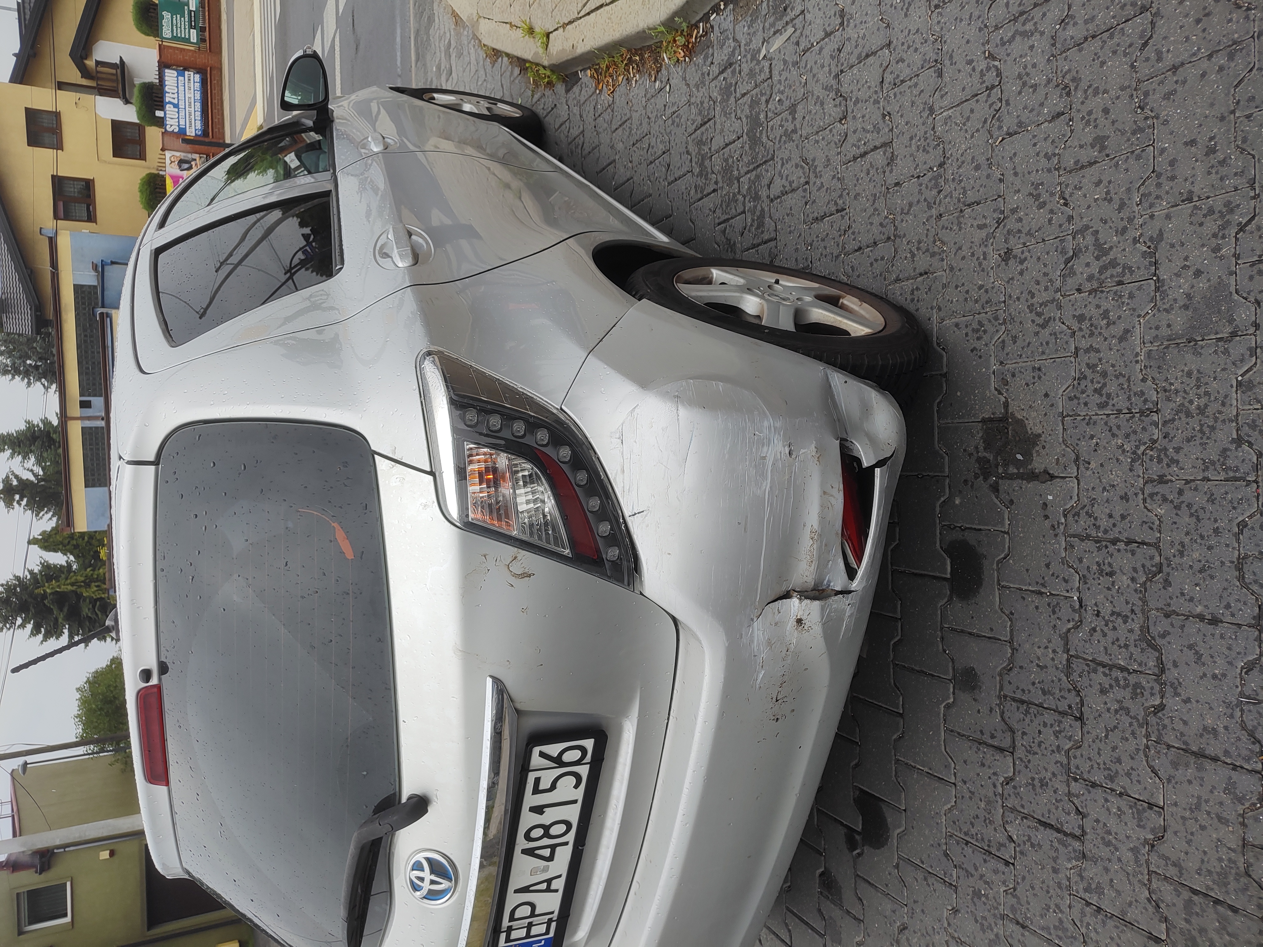 Pojazd o numerach EPA48156 uczestniczył w wypadku