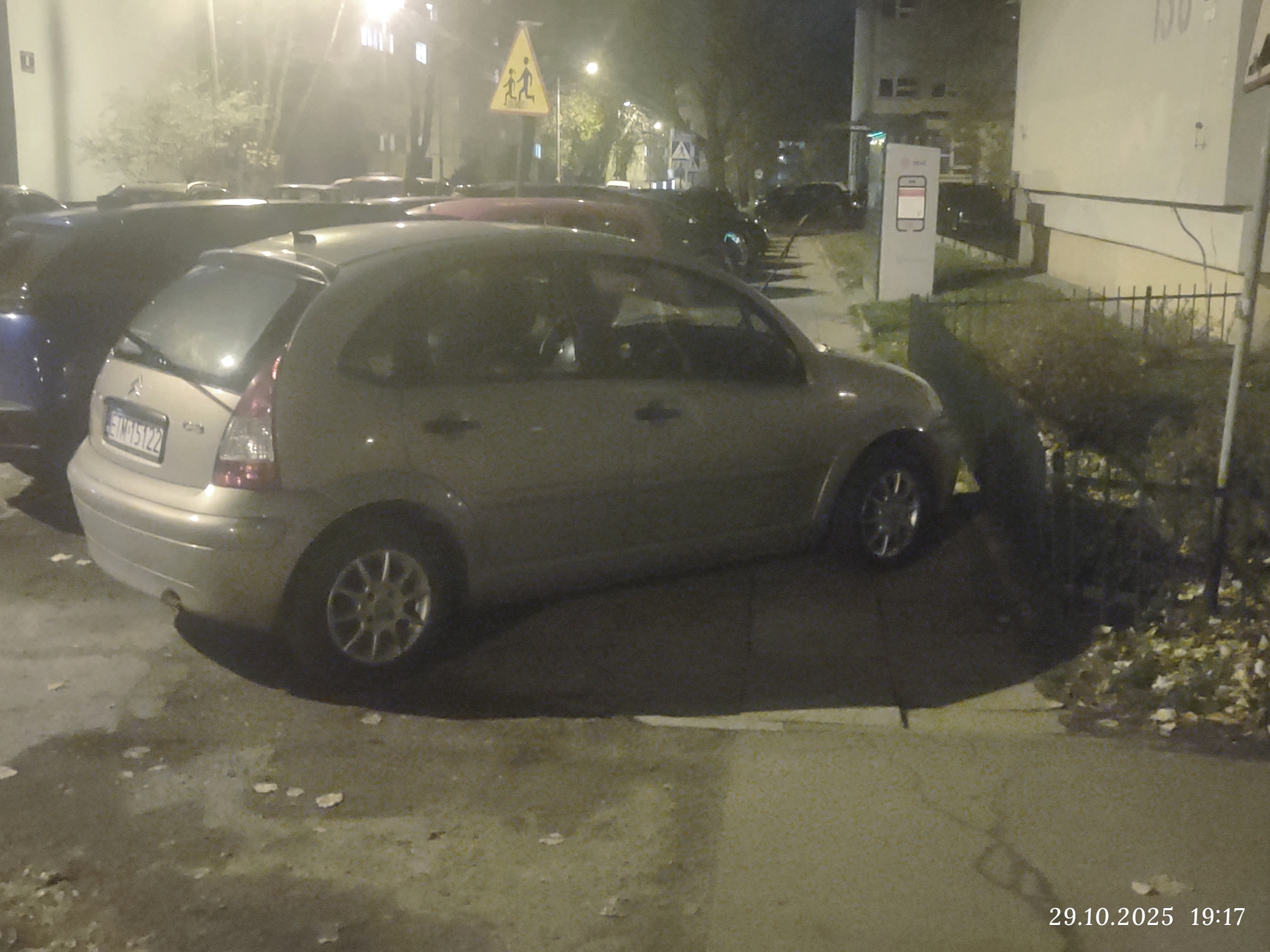 Mistrz parkowania w pojeździe o numerach ETM15122