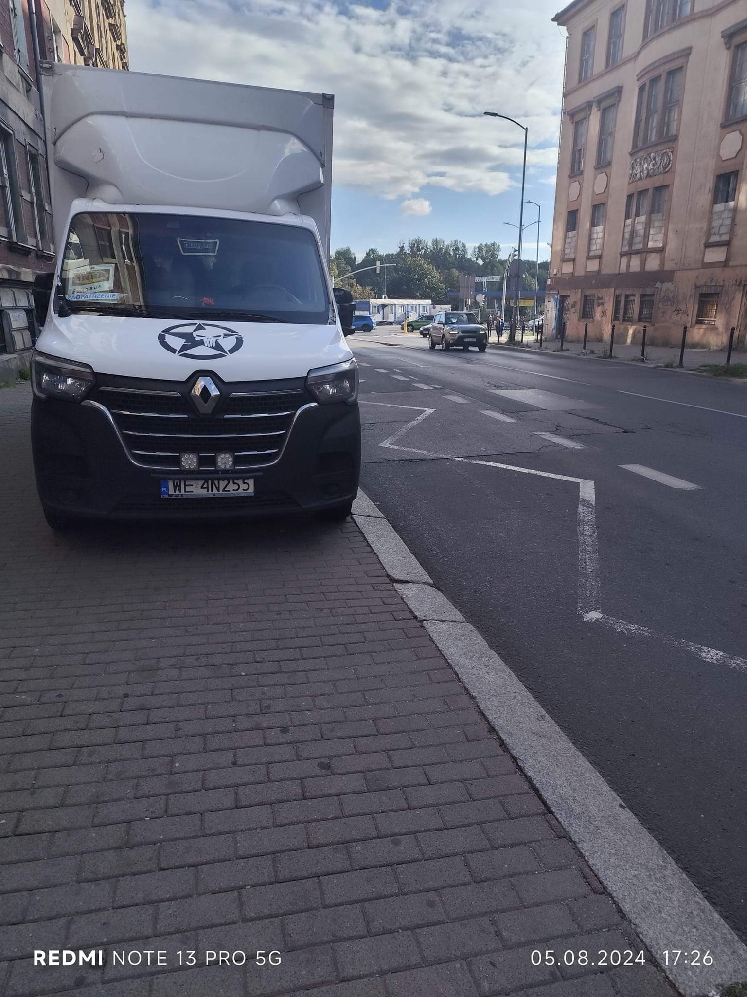 Mistrz parkowania w pojeździe o numerach WE4N255