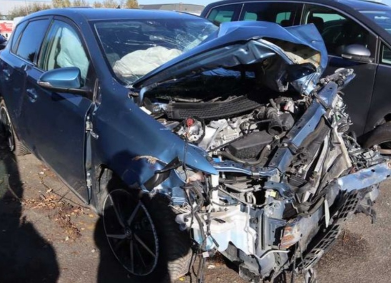 Numer rejestracyjny GKS NX18 posiada TOYOTA Auris Active - GKSNX18