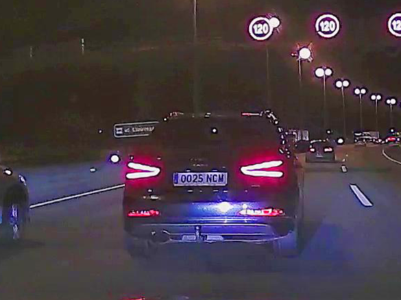 Numer rejestracyjny 0025NCM posiada AUDI Q3