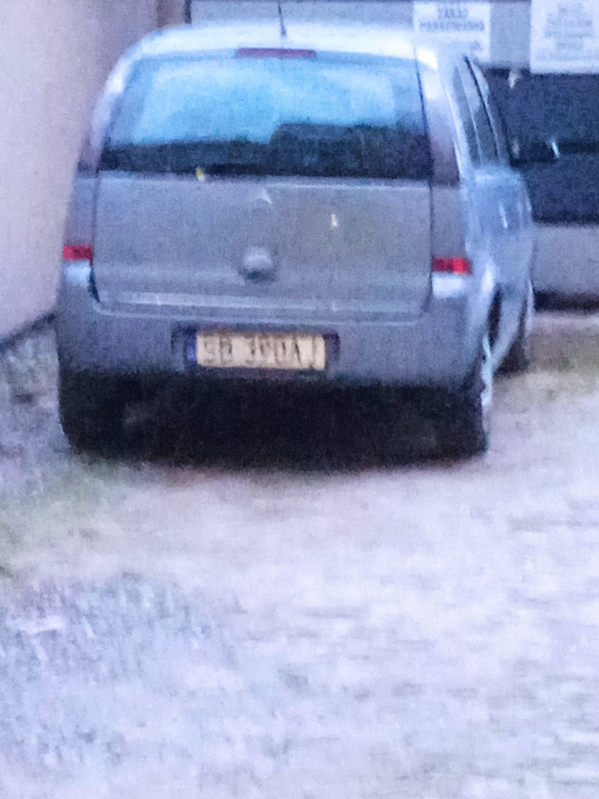 Numer rejestracyjny SB390AJ posiada OPEL Astra III 1.4 MR`04 E4 Enjoy Aut.