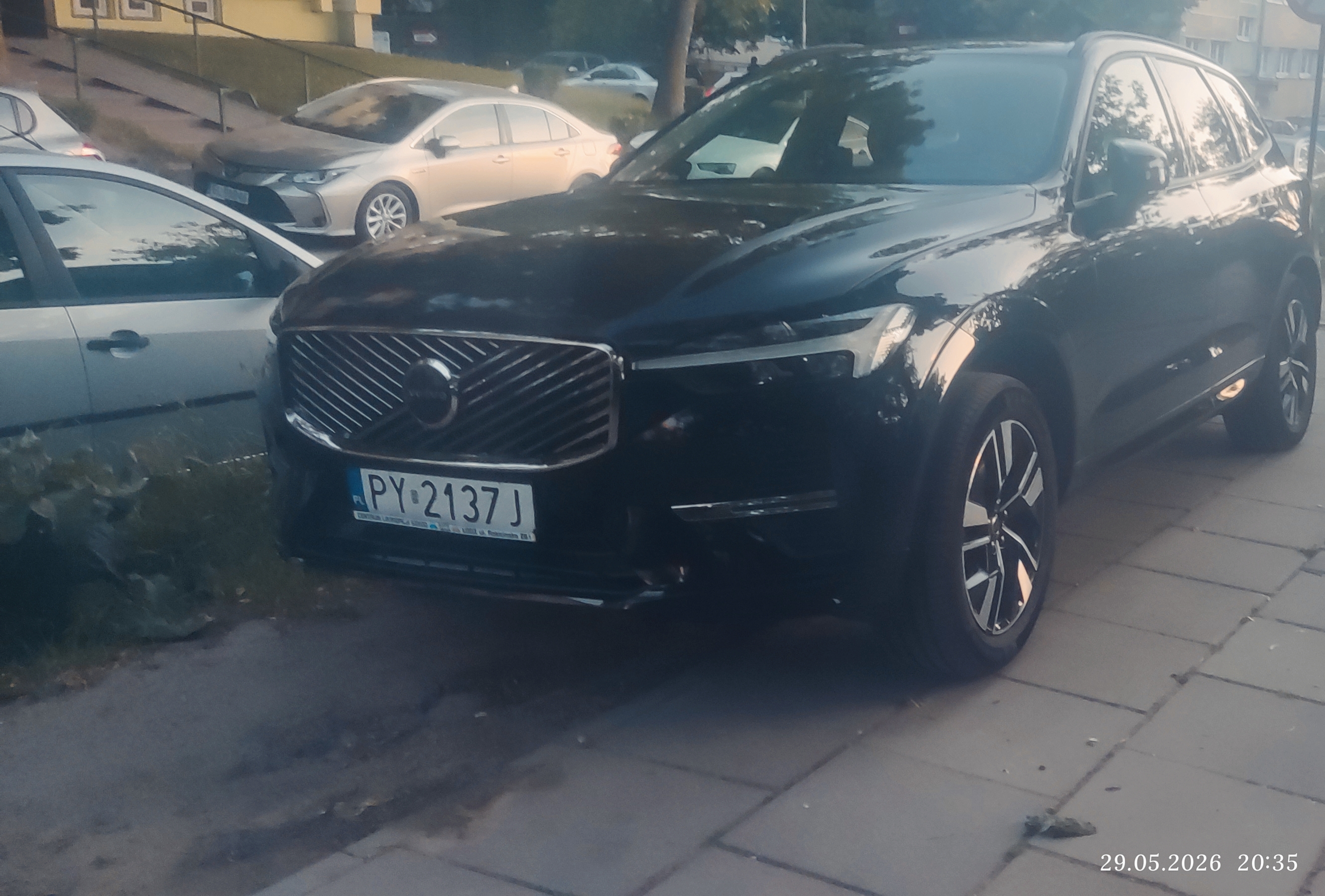 Numer rejestracyjny PY 2137J posiada VOLVO XC60 U - PY2137J