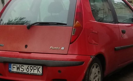 Skradziono pojazd o numerach rejestracyjnych FWS69PK