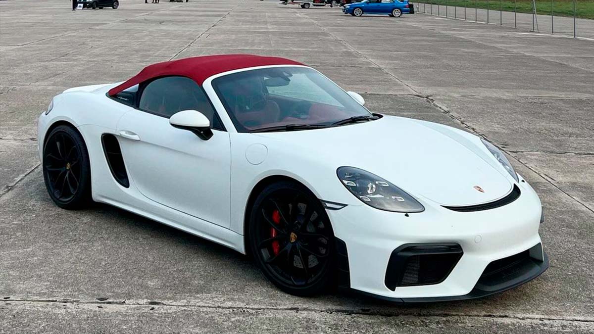 Samochód został skradziony: https://vitrina.pl/news/704-ugnali-porsche-718-spyder