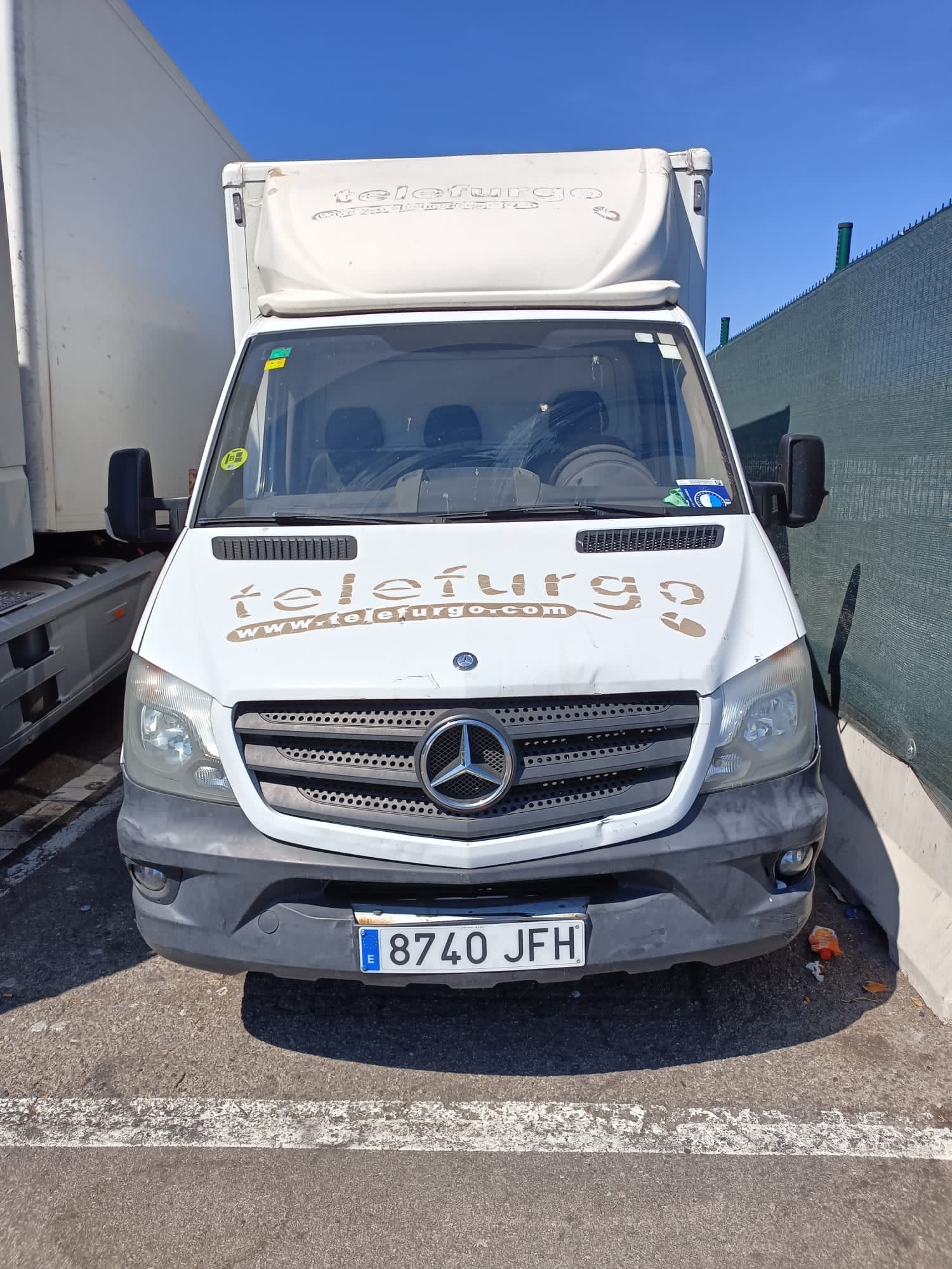 Skradziono pojazd o numerach rejestracyjnych 8740JFH