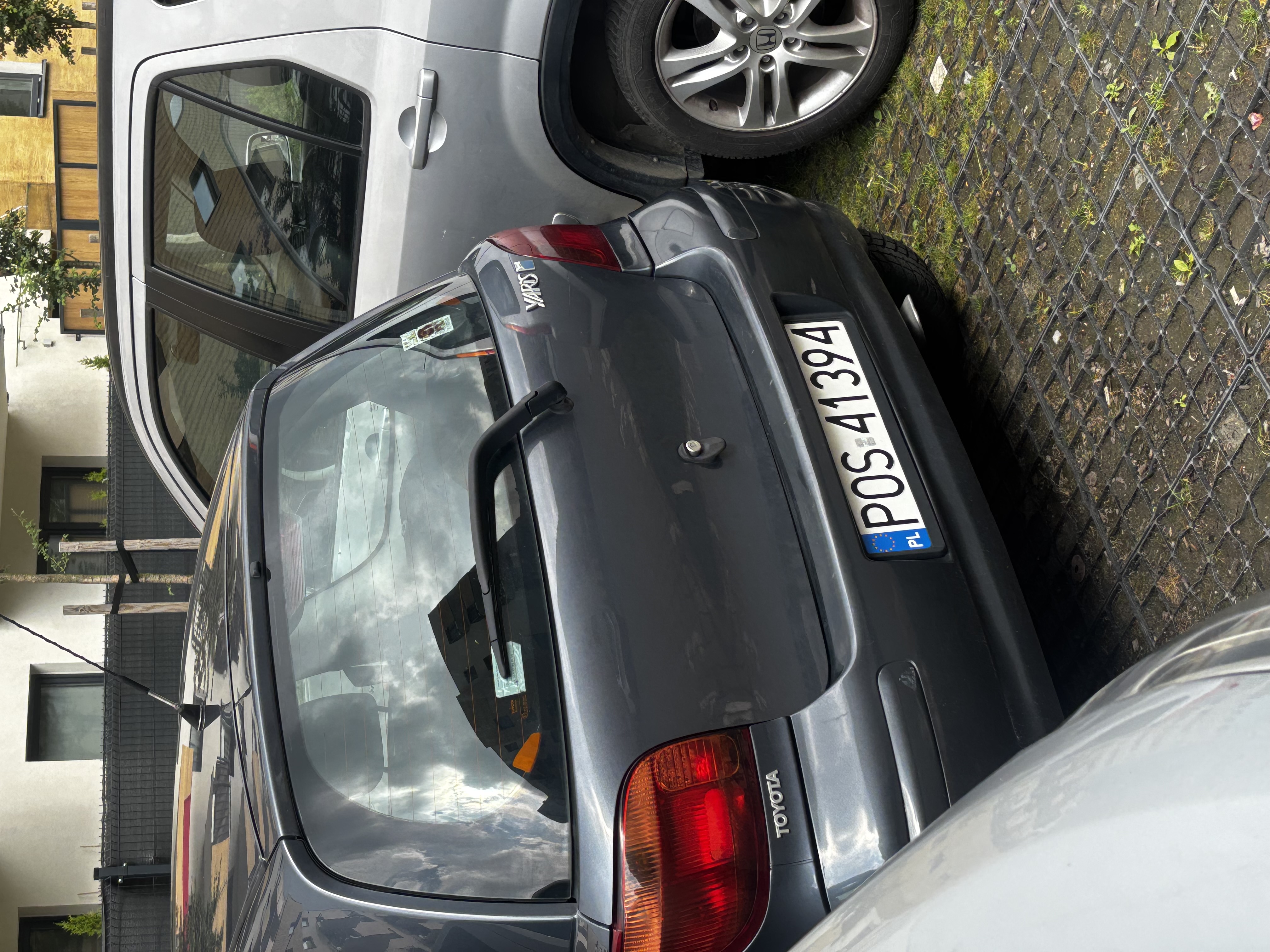 Mistrz parkowania w pojeździe o numerach POS41394