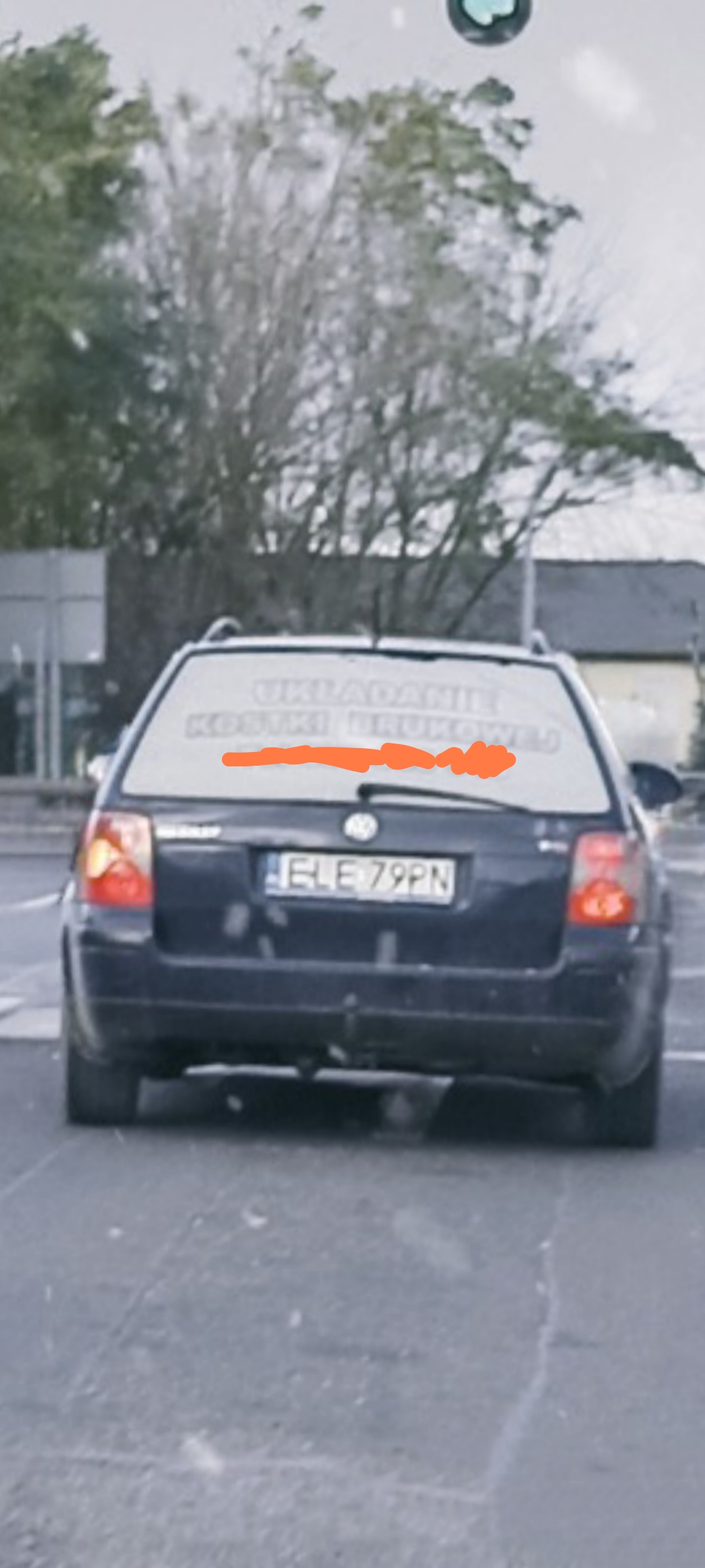 Pirat drogowy w pojeździe o numerach rejestracyjnych ELE79PN
