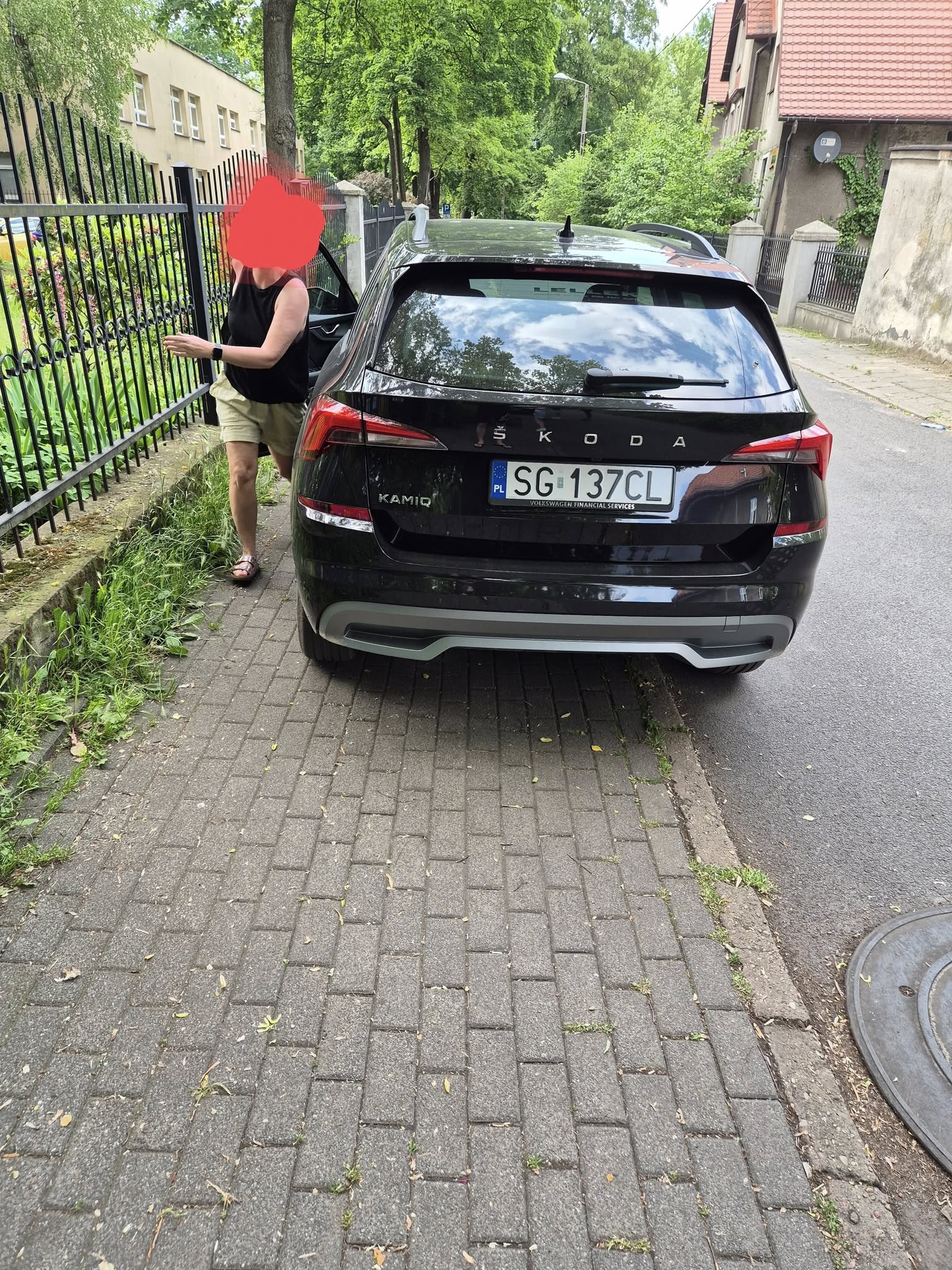 Mistrz parkowania w pojeździe o numerach SG137CL