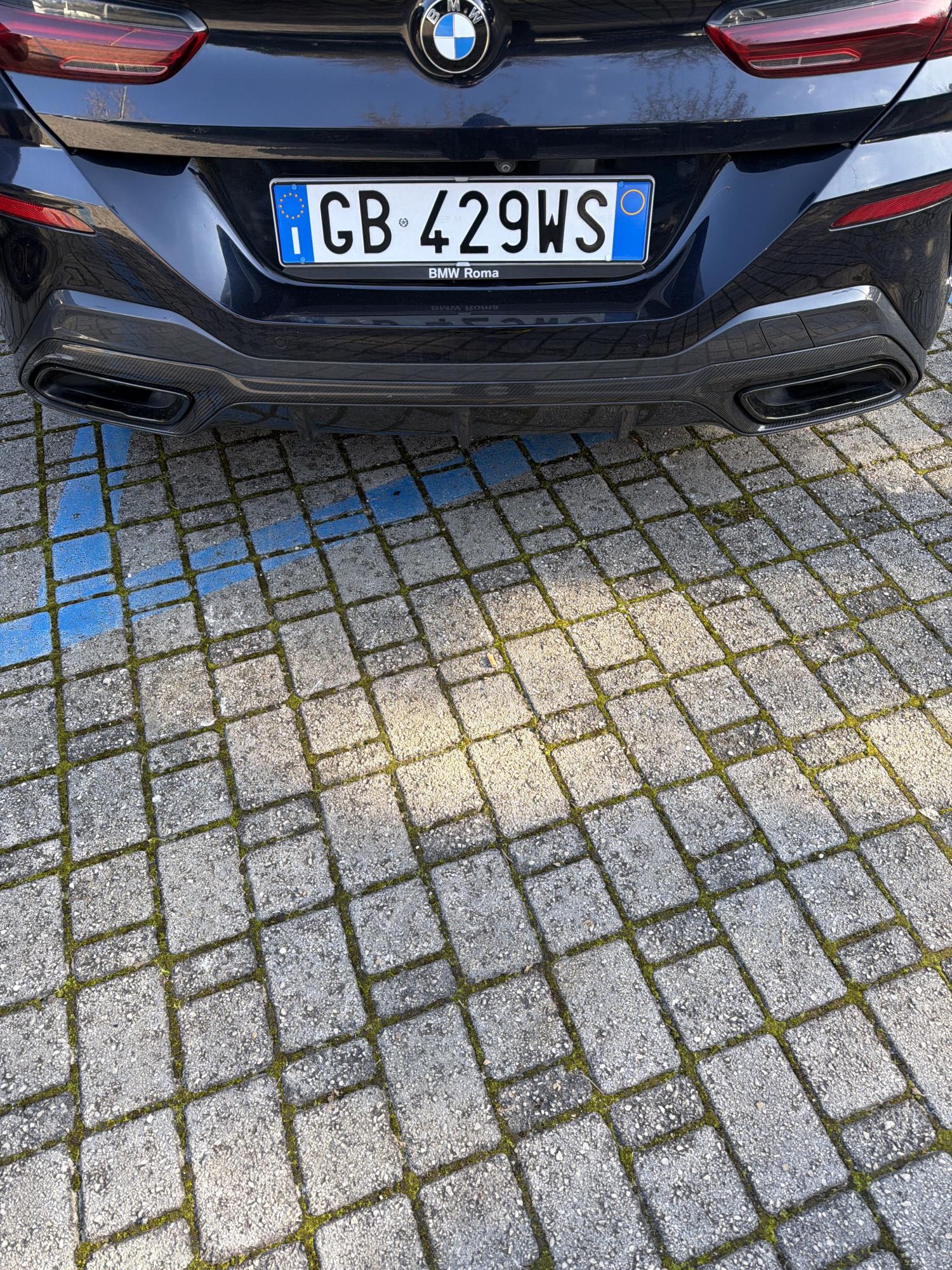 Numer rejestracyjny GB429WS posiada BMW 