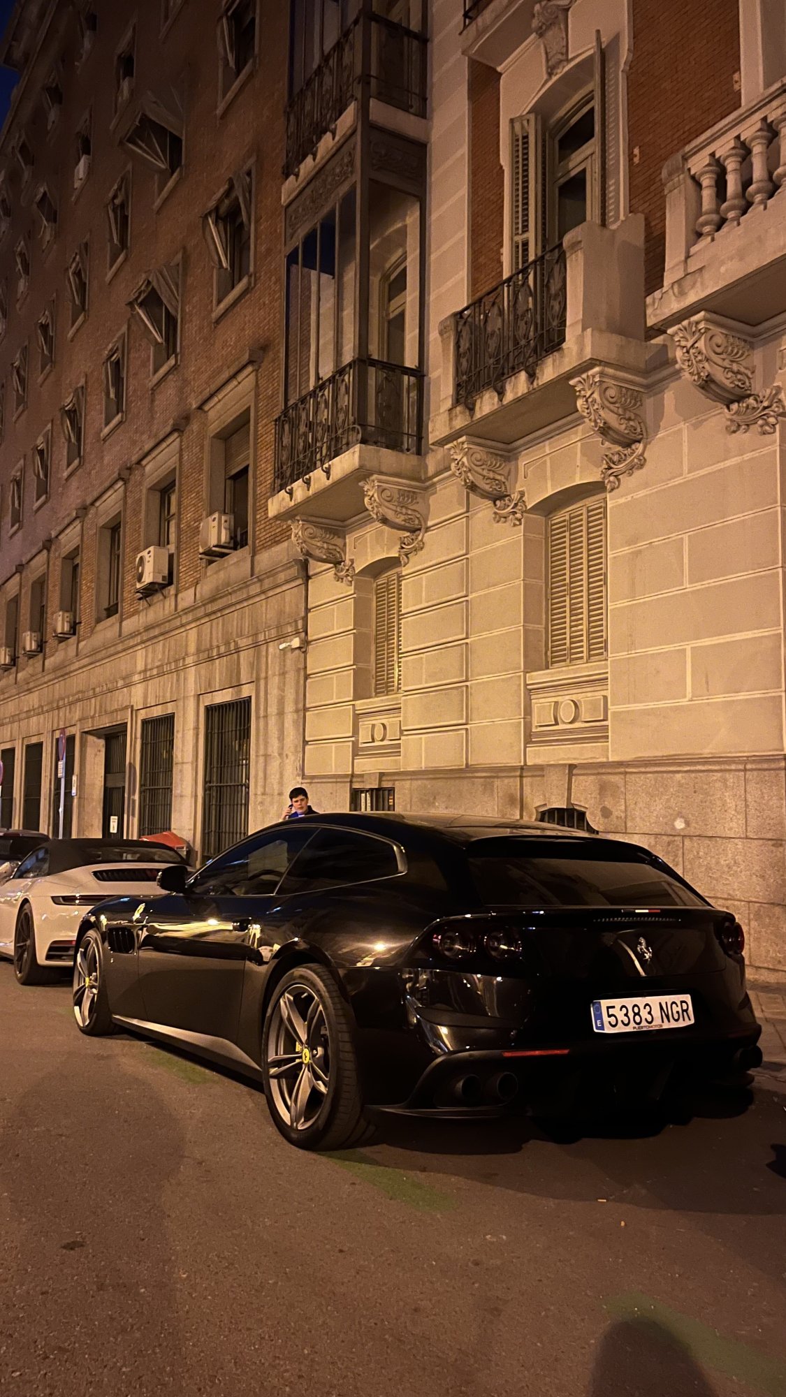 Numer rejestracyjny 5383NGR posiada FERRARI GTC4LUSSO