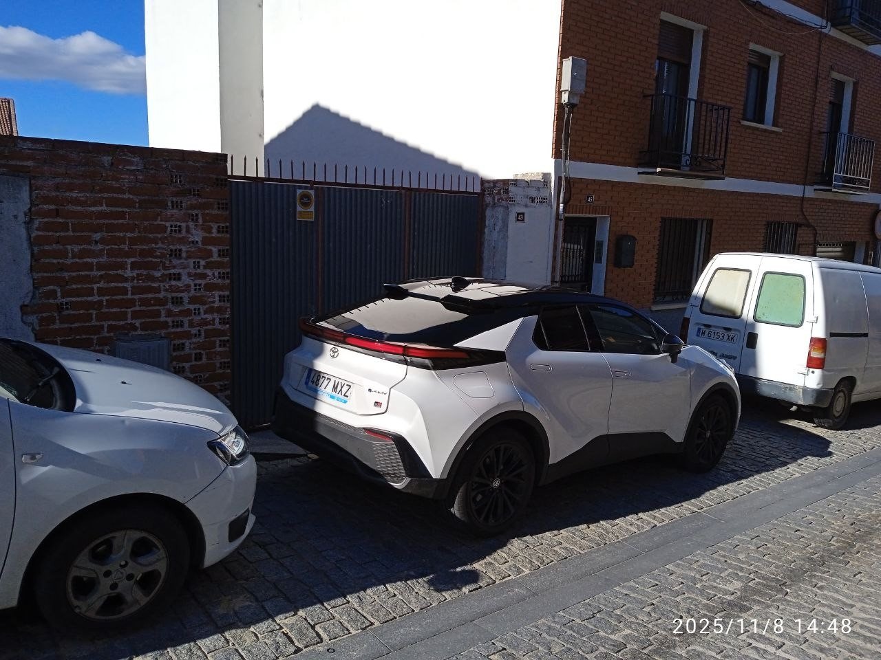Numer rejestracyjny 4877MXZ posiada TOYOTA C-HR 220PH GR SPORT Numer rejestracyjny 4877MXZ posiada TOYOTA C-HR 220PH GR SPORT