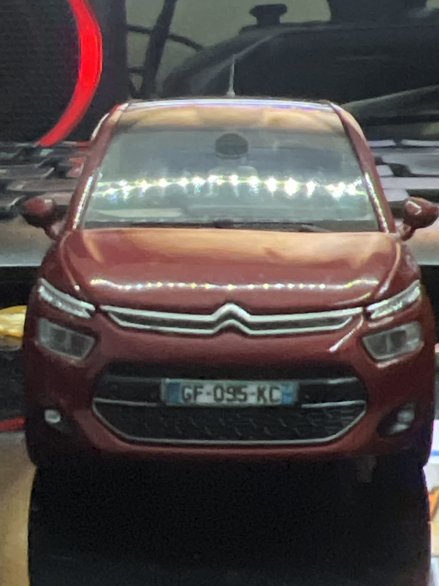 Numer rejestracyjny GF095KC posiada CITROEN C4 PICASSO II