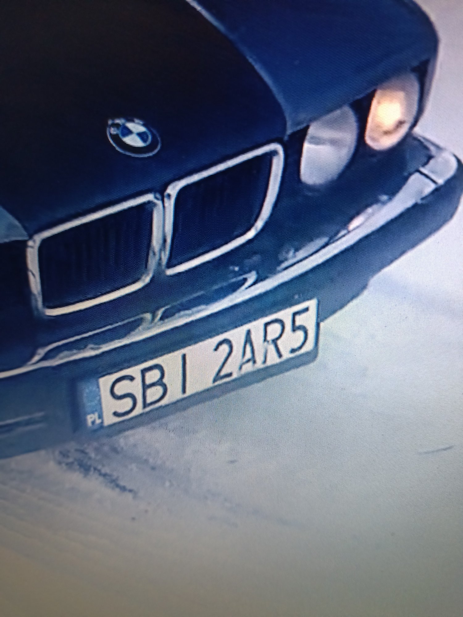 Numer rejestracyjny SBI 2AR5 posiada BMW 730 I - SBI2AR5