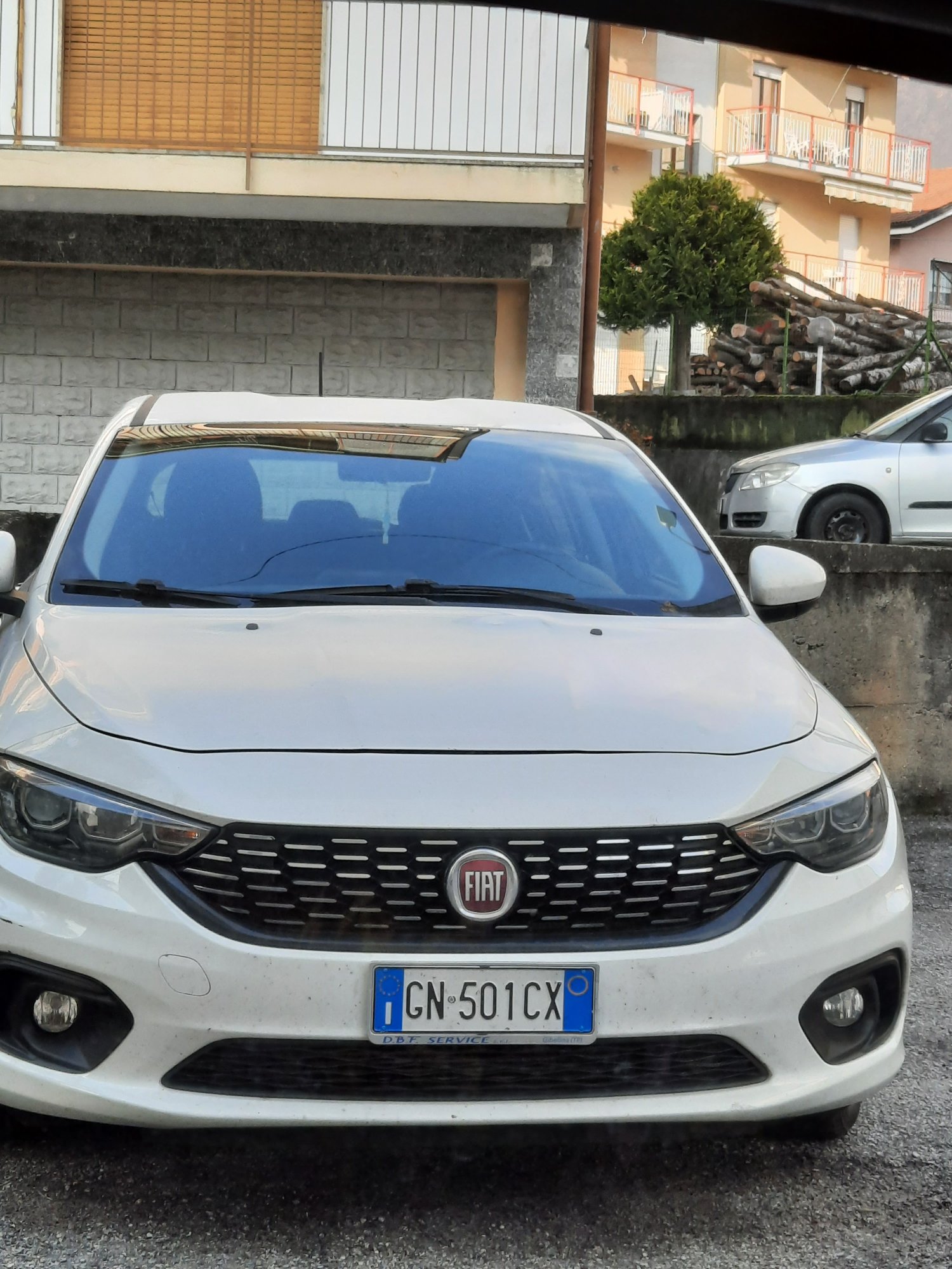 Numer rejestracyjny CN501CX posiada TOYOTA Yaris