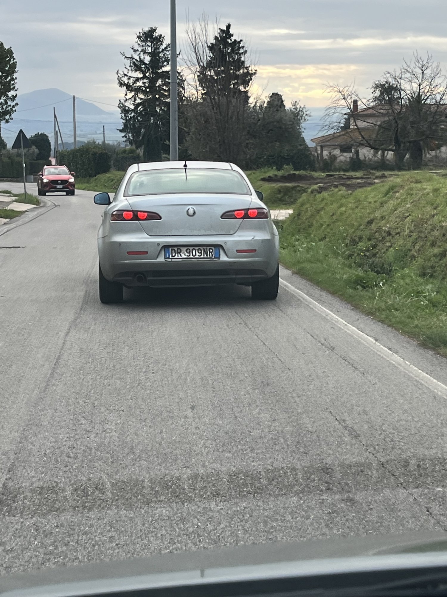 Numer rejestracyjny DR909NR posiada ALFA ROMEO 159