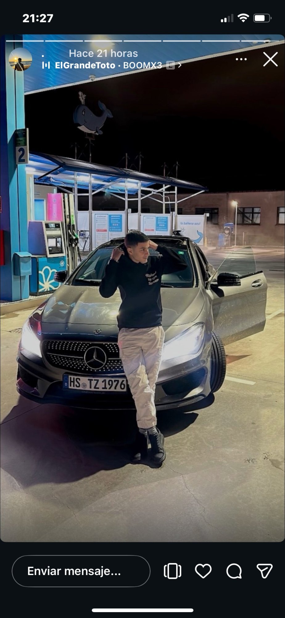 Numer rejestracyjny HSTZ1976 posiada Mercedes 